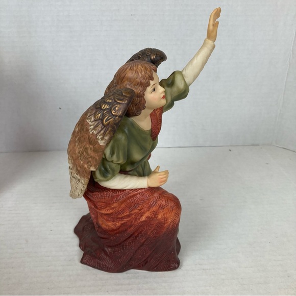 O'Well Grandeur Noel 2 Piece Porcelain Kneeling Angel and Angel Playing Harp - Picture 14 of 16